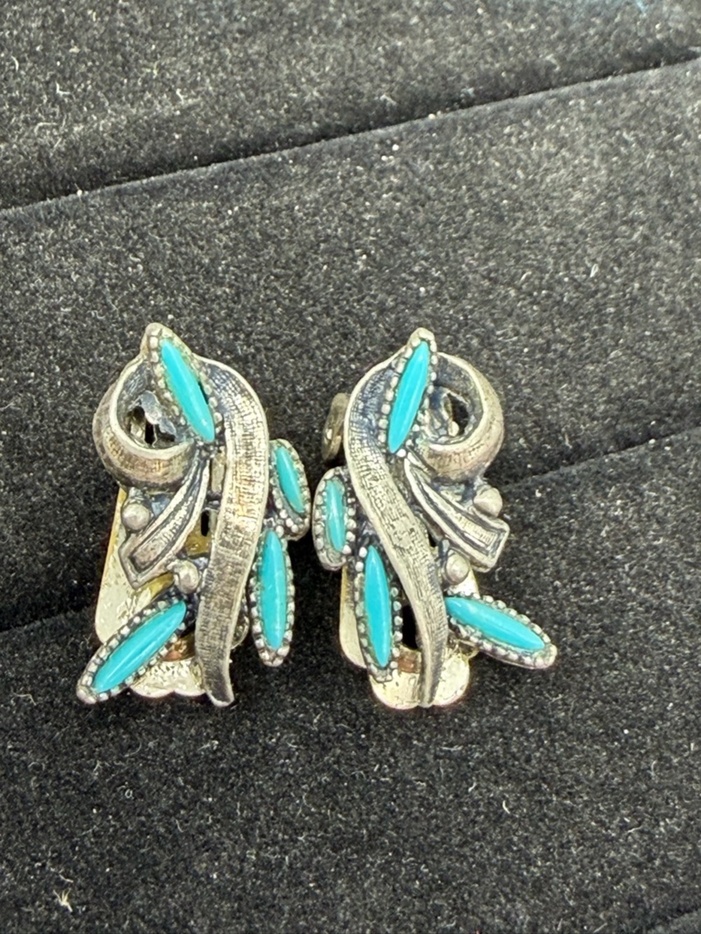 Zuni Needlepoint Style Silver Tone Clip Earrings Simulated Turquoise Southwest